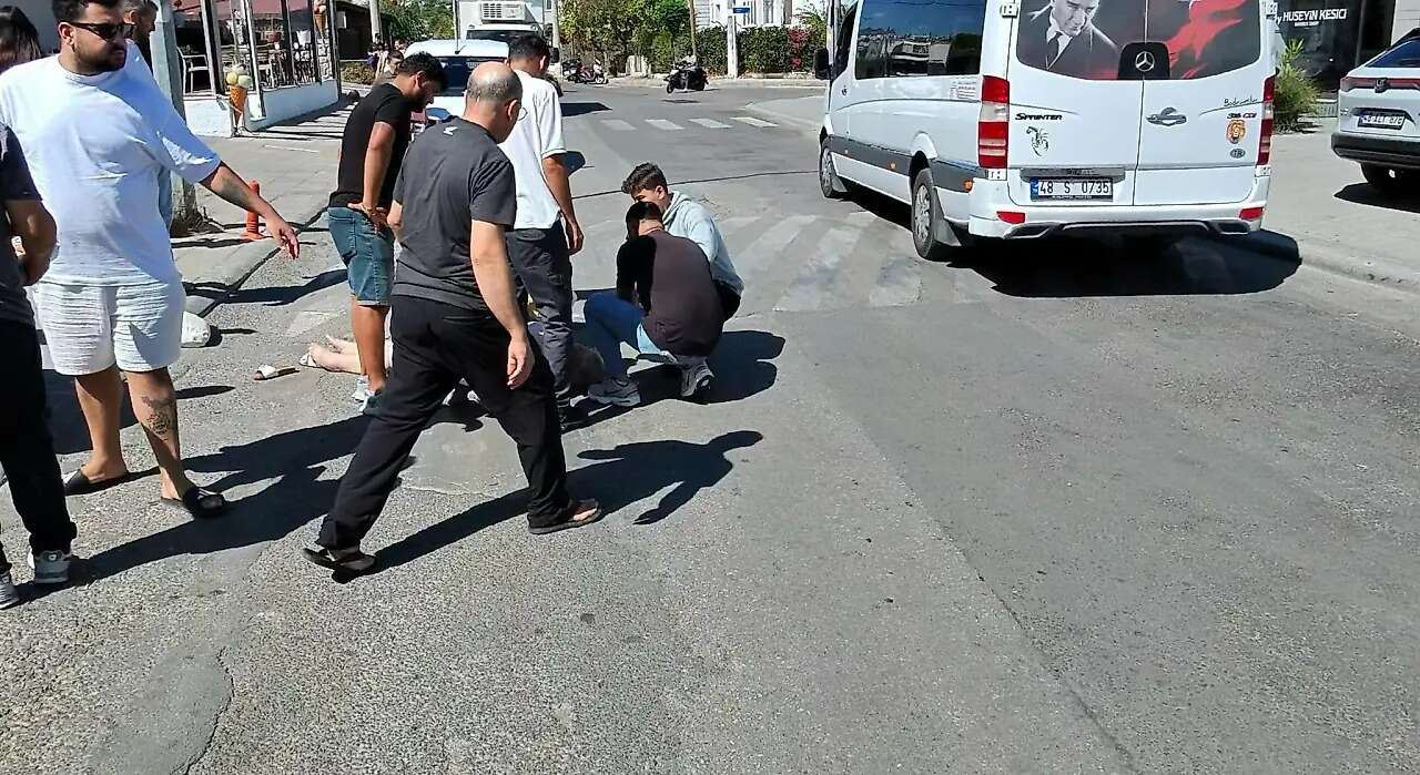 Muğla'da Elektrikli Moped Kazası, Sürücü ve Yolcu Hastanelik Oldu 2